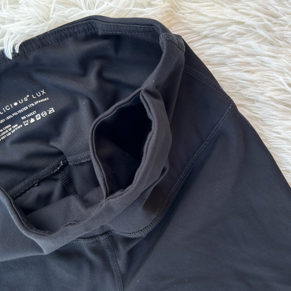Yogalicious Lux black cropped leggings size small - Picture 5 of 9